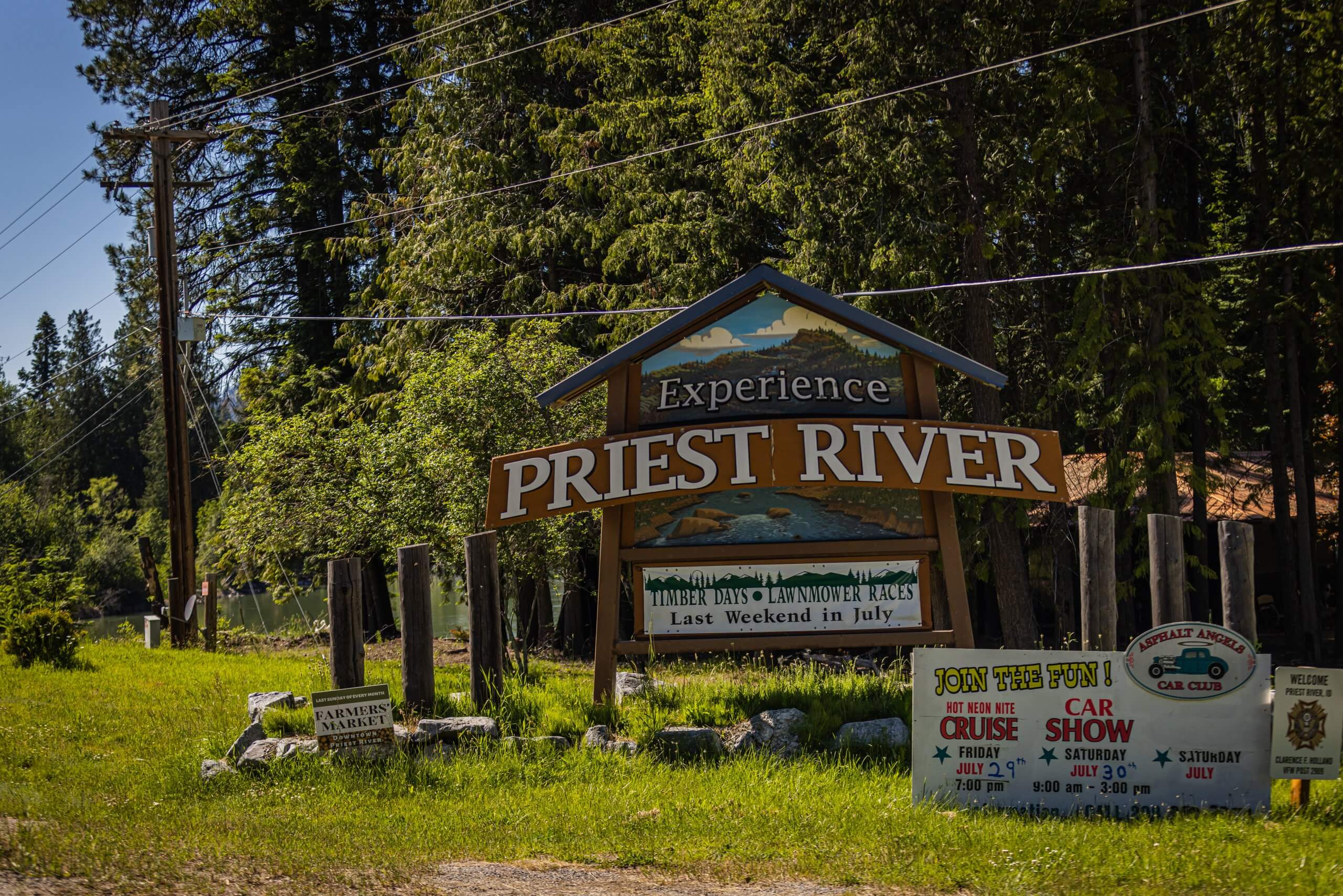 Welcome sign to the town of Priest River.