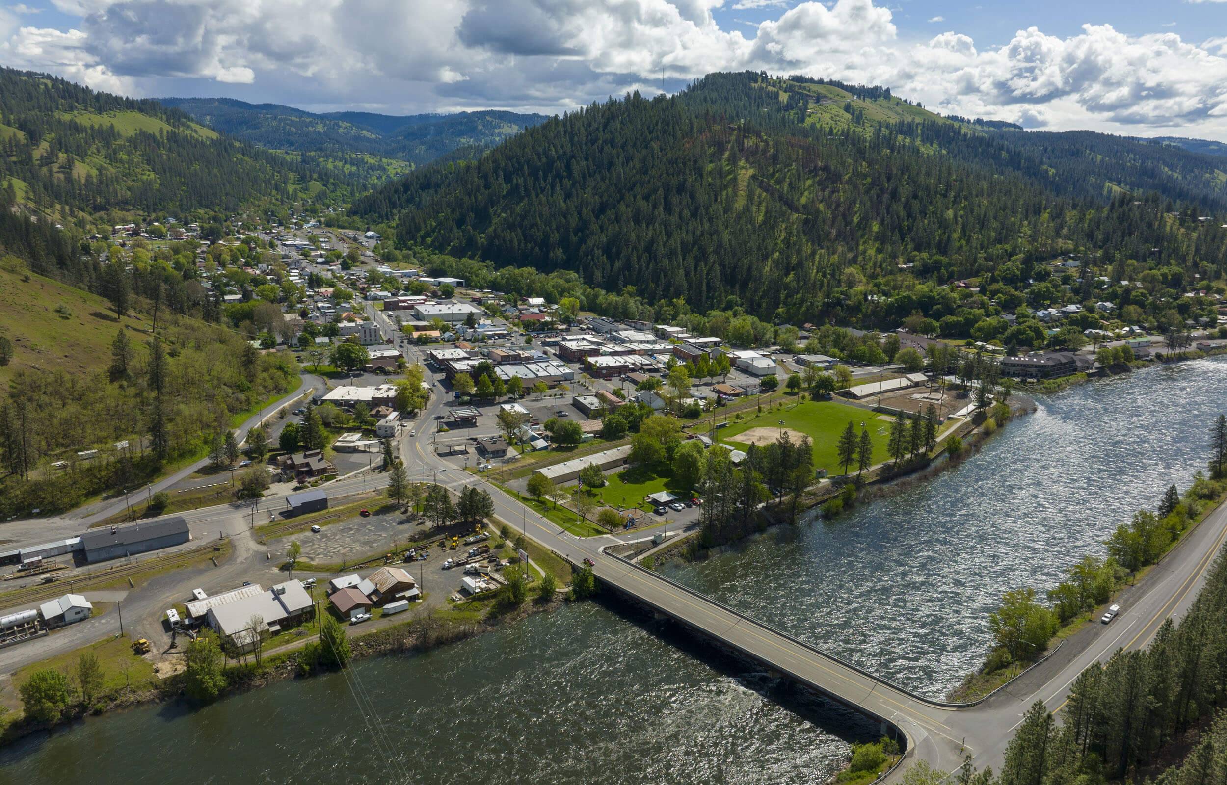 An aerial shot of the town of Orofino on the Clearwater River.